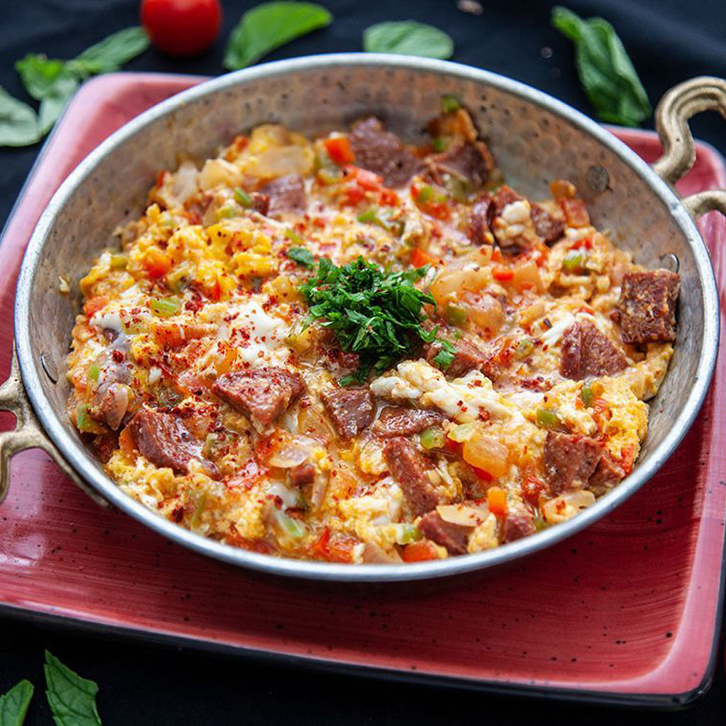 Sucuklu - Kaşarlı Menemen